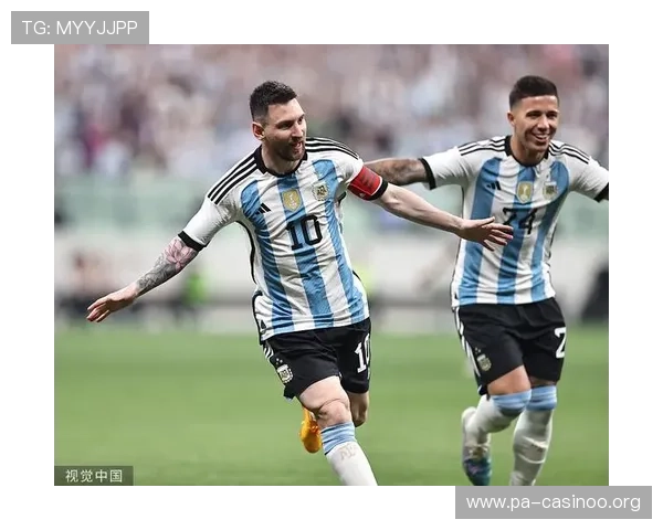 梅西赛场再现经典瞬间全网热议掀起疯狂讨论球迷纷纷致敬