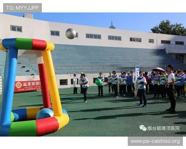 广东87岁婆婆单手投篮展神技百步穿杨技惊四座引全网热议声传起