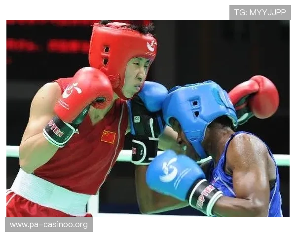 玻利维亚足协主席带头斗殴赛后球场瞬间变身混乱拳击擂台现场惨烈上演 玻利维亚足协主席带头斗殴赛后球场瞬间变身混乱拳击擂台现场惨烈上演